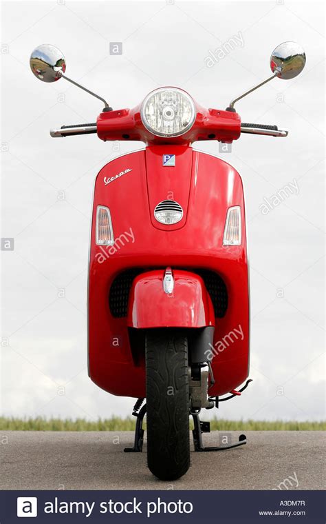 Vespa GTS 250 scooter Stock Photo - Alamy