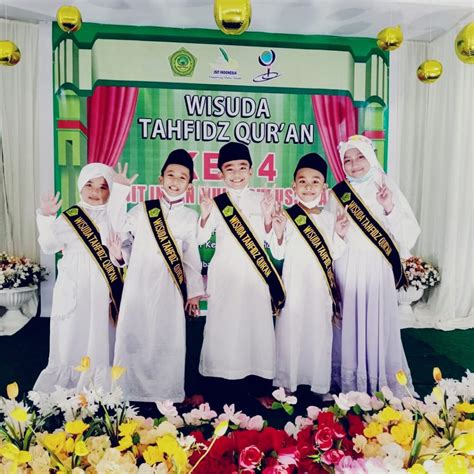 Wisuda Akbar Tahfidz Quran Ke IV SDIT Insan Mulia Putussibau Info