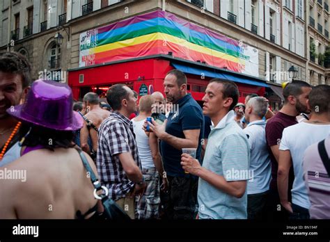 Gays Men Paris France Gay Pride Hi Res Stock Photography And Images Alamy