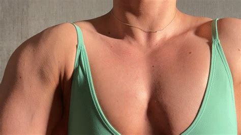 FLEXING Videos And Porn Clips Clips Sale