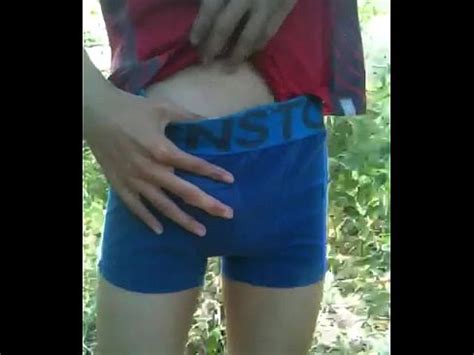 thủ dâm trong rừng XVIDEOS