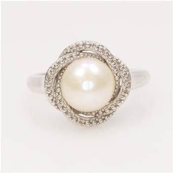 Sterling Silver Pearl Ring | Property Room