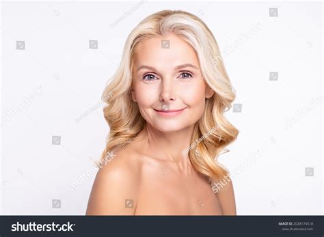 216 245 Portrait naked woman 图片库存照片和矢量图 Shutterstock