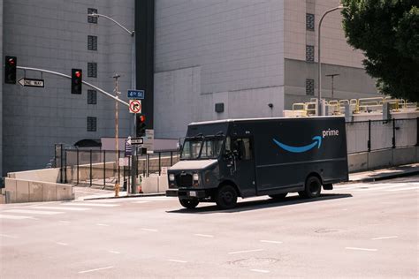 Does Amazon Deliver on Saturdays and Sundays? - The Run Time