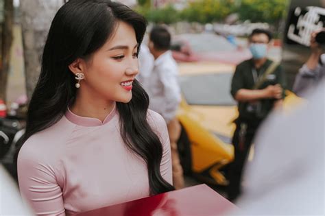 Hotgirl Reuters Kiều Trinh làm phù dâu hot nhất mạng xã hội theNEXTvoz