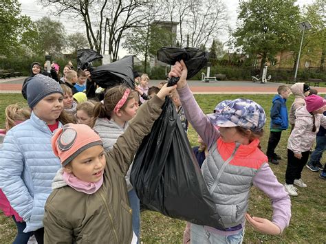 Chętni uczniowie naszej szkoły wzieli udział w akcji zorganizowanej na