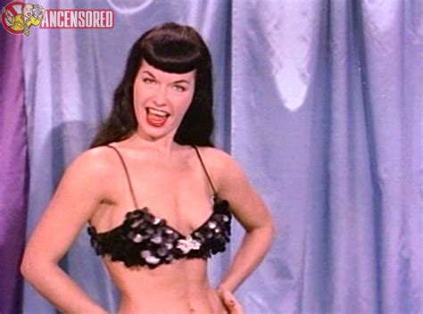 Bettie Page Nua Em Bettie Page The Girl In The Leopard Print Bikini