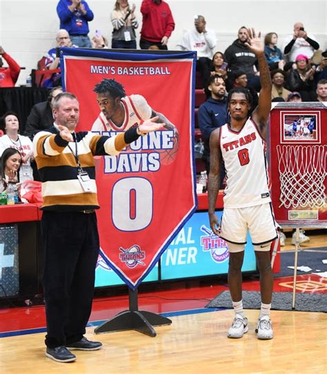 University of Detroit Mercy basketball star Antoine Davis' number is ...