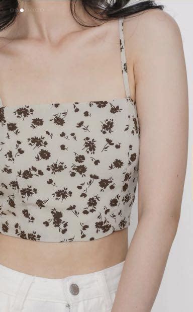 BNWT TTR DEON CROP TOP NUDE FLORALS Women S Fashion Tops Sleeveless On Carousell