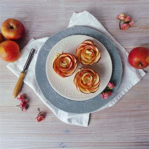 Naked Cake Mit Himbeeren Und Pfirsichen Zuckerkruemel