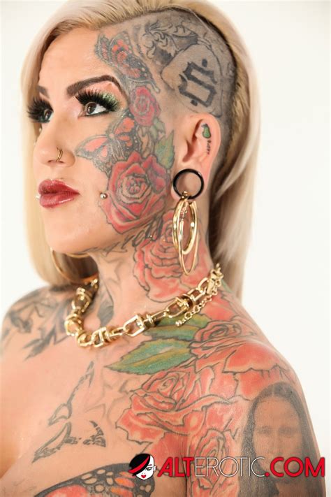 Mouthwatering Evilyn Ink Peels Off Black Lingerie Photos