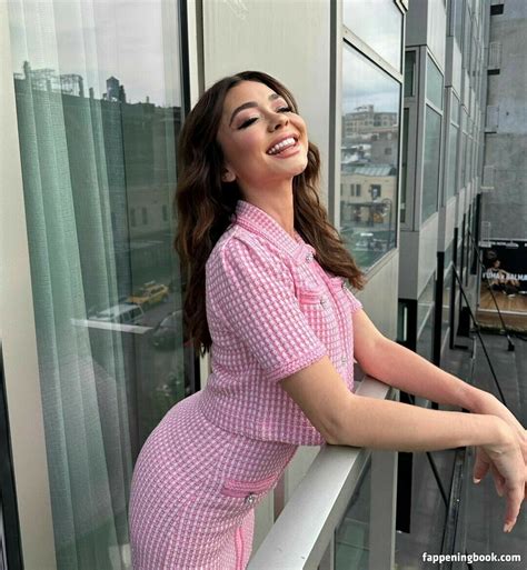 Sarah Hyland Sarahhyland Nude OnlyFans Leaks Fappening Page 4 FappeningBook