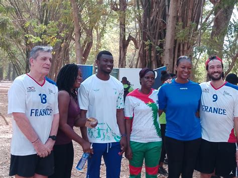 E Dition Du Relais Autour Du Monde Lambassade De France Au Burkina