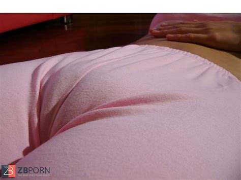 Asian Teenager Sweatpants Mound Camel Toe ZB Porn