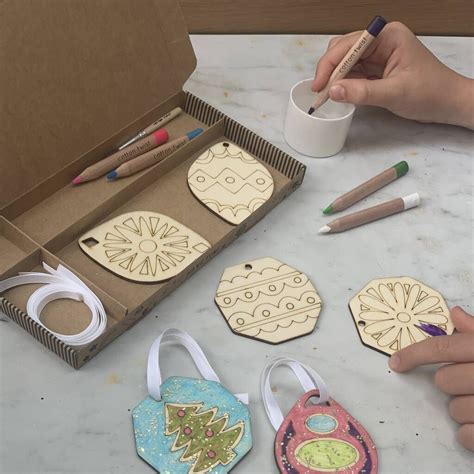 19 easy Christmas crafts to DIY with the whole family | Real Homes