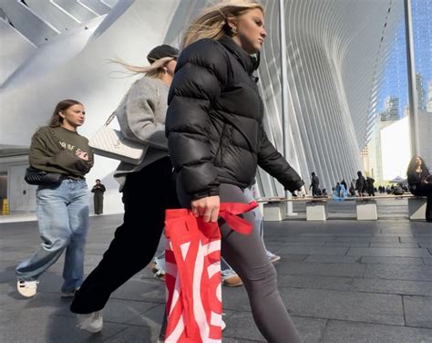 Cute Blonde European Tourist Wedgie Face Shot Spandex Leggings Yoga Pants Forum