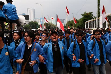 Indonesia accepts protesters' demand to cut lawmakers perks amid unrest