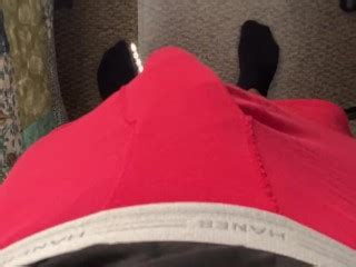 穿着火红色平角内裤抚摸 Pornhub Gay