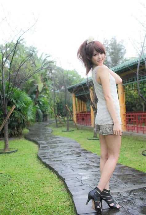 Girl cực kute có chiếc răng khểnh Photo Bikini Beautiful Girl Bikini Girl cute bikini