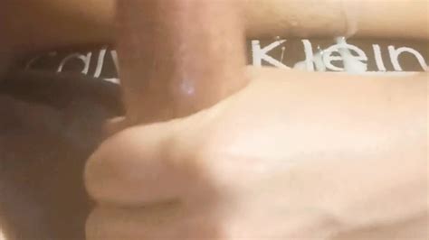 J adore me masturber et remplir mon boxer avec ma grosse bite Vidéos Porno Gratuites Gay