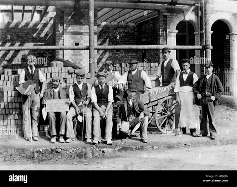 Tradesmen Builders At Work Berkshire England Uk 1904 Stock Photo Alamy