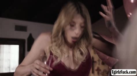 See Busty Transsexuals Anal Fuck Assholes And Sucking Cocks