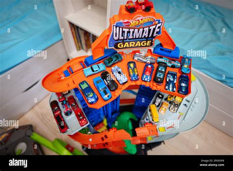 Hot Wheels Ultimate Garage Hi Res Stock Photography And Images Alamy