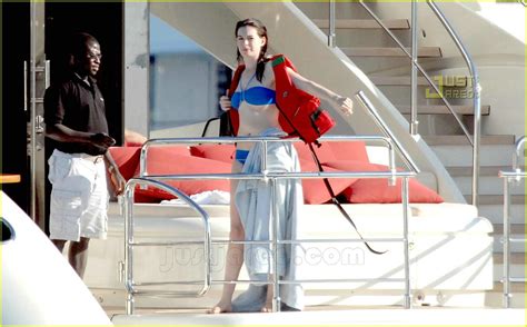 Anne Hathaway Blue Bikini Pictures Part Deux Photo My XXX Hot Girl