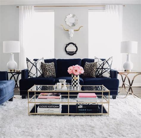 38 Beautiful Valentine Living Room Decor Ideas You Should Try Hmdcrtn