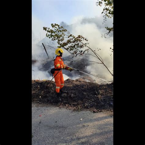 Grosso Incendio A Ponte Galeria Fiamme In Una Discarica Abusiva