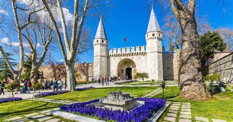 Wisata Istana Topkapi Hagia Irene Caferaga Medressehdan Sogukcesme