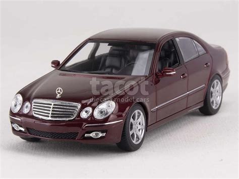 Mercedes E Class W211 2006 Maxichamps 143 Autos Miniatures Tacot