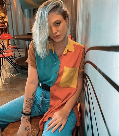 9 Hot Sexy Brenda Sabryna Bikini Pics