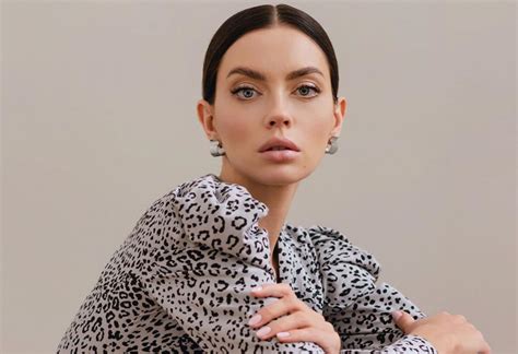 Zgrabna Edyta Zając w czerwonym bikini Zachwyca swoją figurą Obcas pl