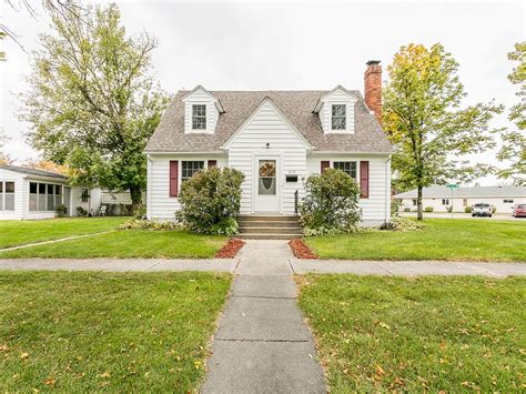 515 Central Ave Nw East Grand Forks Mn 56721 Zillow