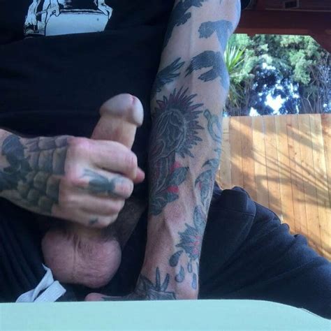 Jerking Outdoors Gay Muscle Outdoor HD Porn Video XHamster