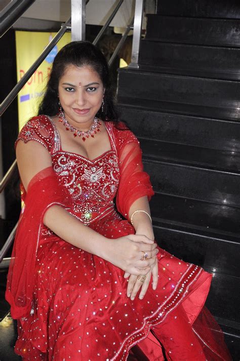 Teens Celebrity ANUSHA Cleverage Of Hot Girl Anusha