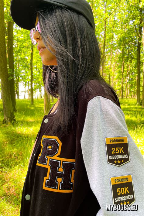 Dark Haired Girl Shione Cooper Displays Her Big Natural Tits While In A Forest Coedcherry