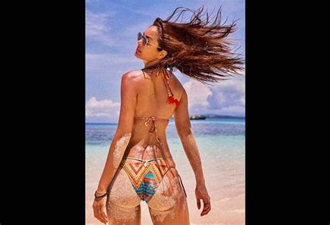 Hot Sexy Maxine Ashley Bikini Pics