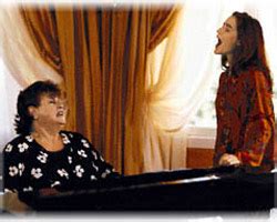 Une Voix En Or Nude Scenes