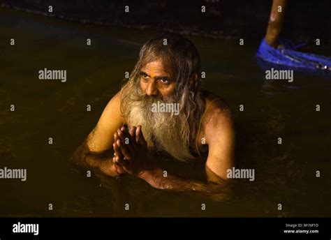 Allahabad India 31st Jan 2018 A Hindu Devotee Offer Prayer During