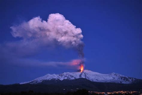 Etna update - 05 January 2012 - Eruption