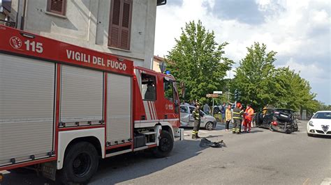 Rocambolesco Incidente A Brenna Distrutte Tre Auto Prima Como