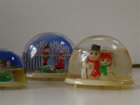 Collection Vintage Snow Globes Plastic Christmas Snow Dome