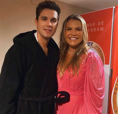 Luan Santana E Irmã - Luan Santana é tietado por irmã de Cristiano Ronaldo em show - Diversão ...