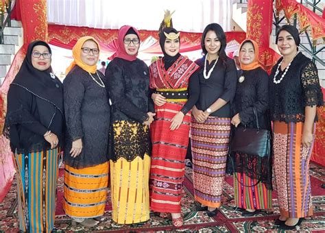 Mengenal Baju Adat Ambon Dari Maluku Budayanesia