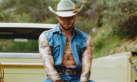 Orville Peck R V Le Quel Super H Ros Marvel A D Clench Son Veil Sexuel Gay Gayvox