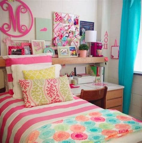 25 Preppy Dorm Rooms To Copy Society19 Cool Dorm Rooms Girls Dorm