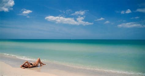 Bikini On Beach Hd Live Wallpaper Engine