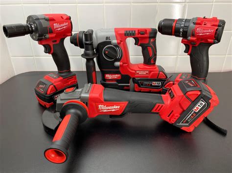 Набор аккумуляторного инструмента Milwaukee 4в1 - купить по выгодной ...